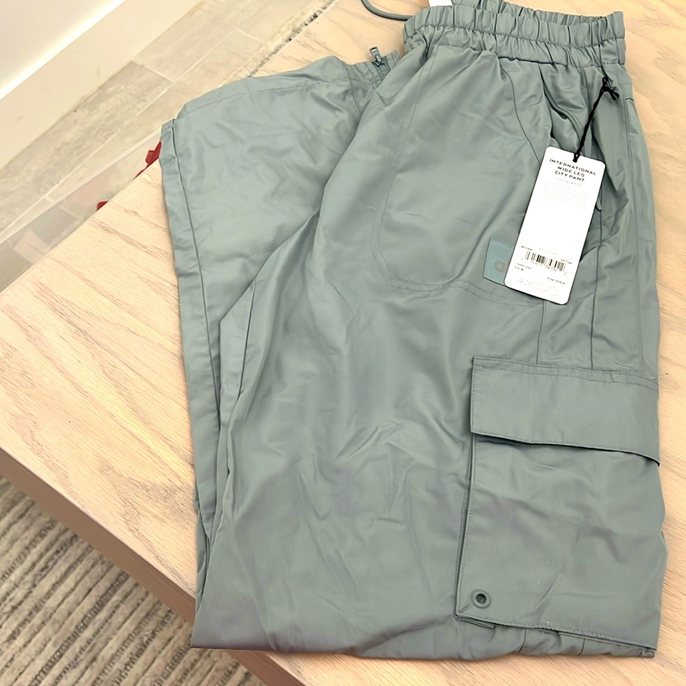 Alo international wide leg city pant
